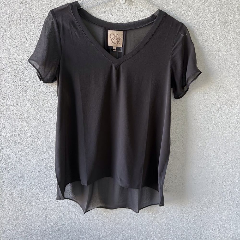 Chaser Short sleeve sheer 100% crepe silk Size‎ S Black V neck top high low hem